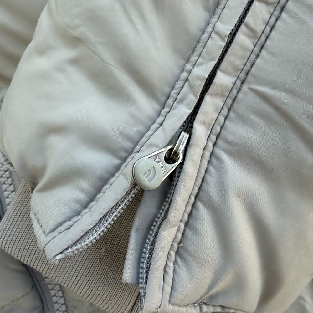 The North Face Women Size Large Quilted Puffer Down 550 Jacket Hood Soft Gray - Picture 6 of 12